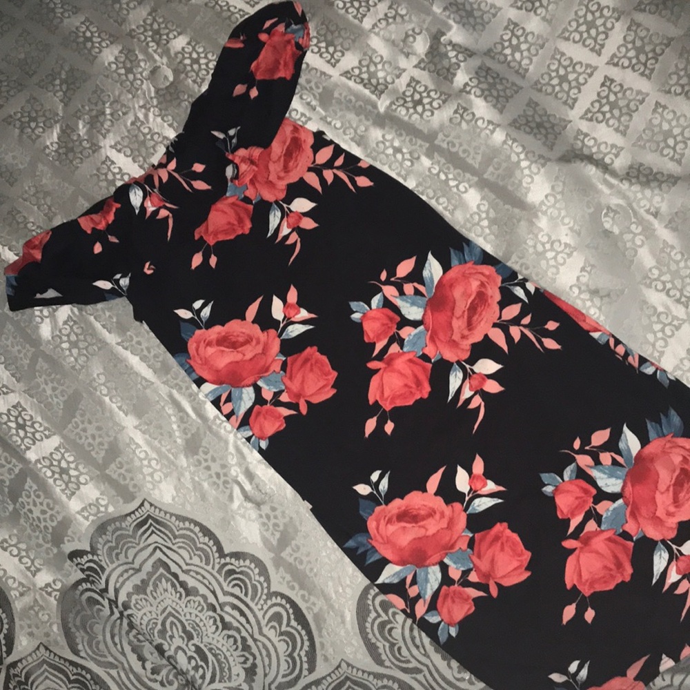 Beautiful Rose Detail “Discreet” Dress